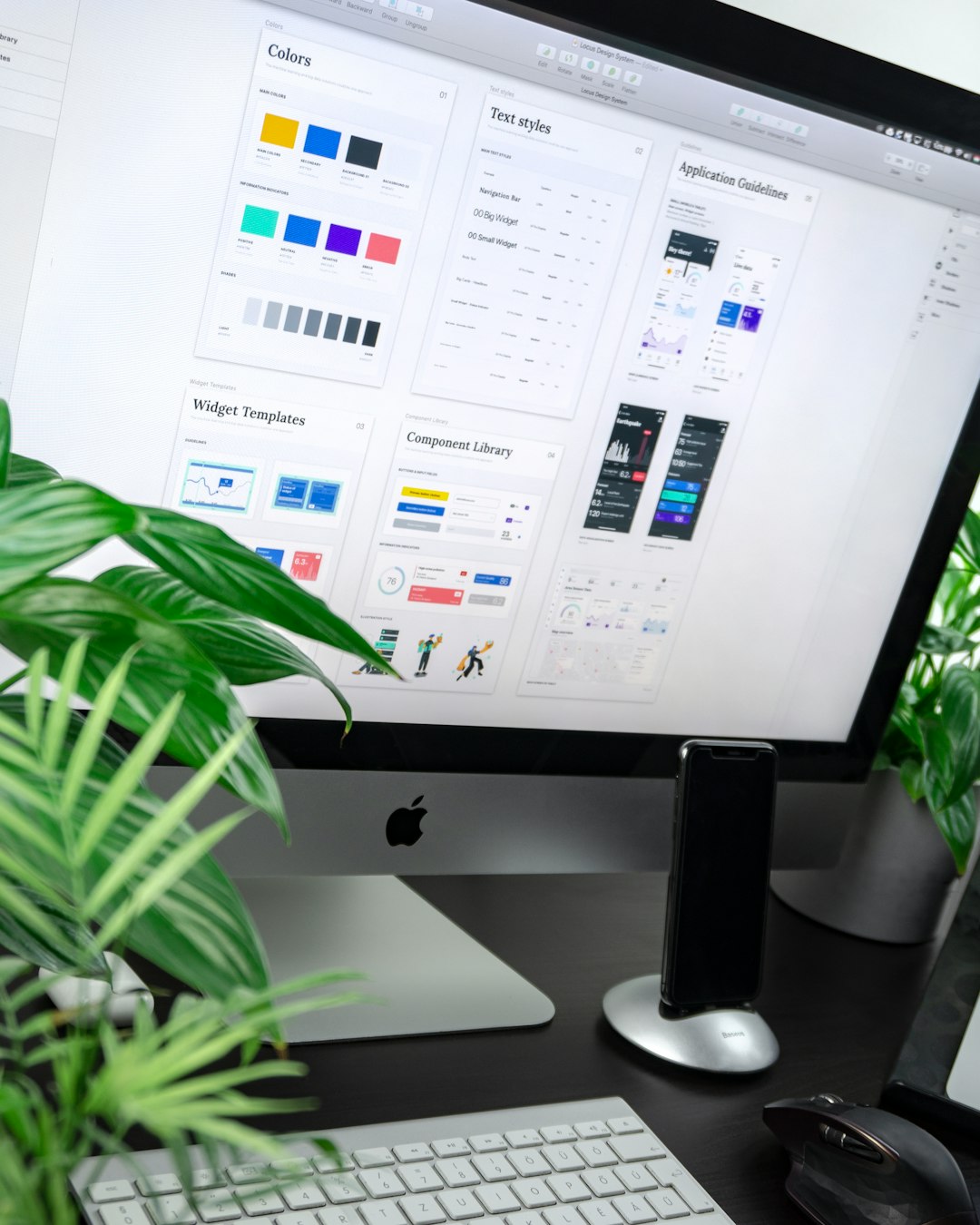 about-01 silver-imac-displaying-color-gradient-x335izxxfc